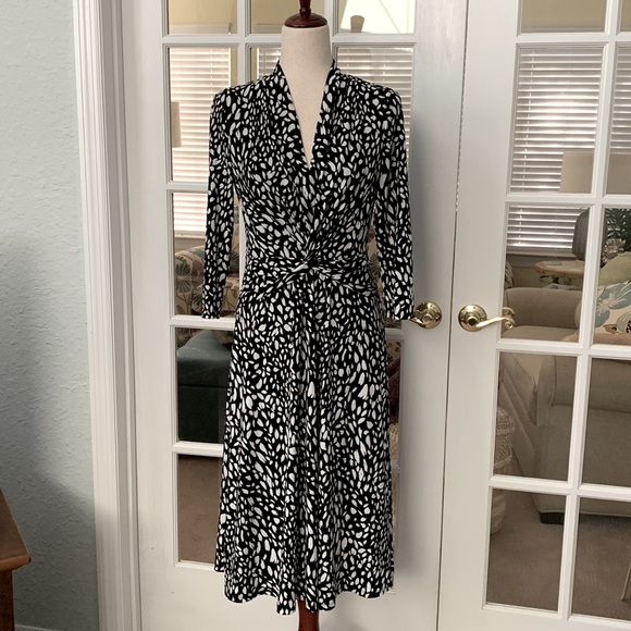 WHBM Matte Jersey Twist Front Dress - Picture 6 of 16